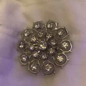Rhinestone brooch with gold trim,.l